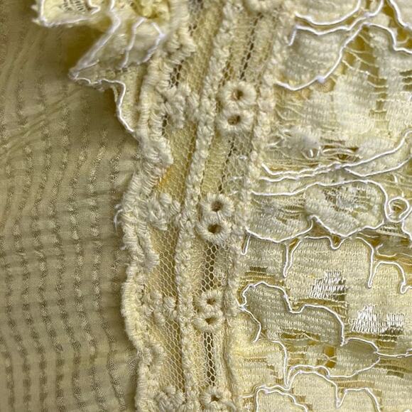 Anthropologie Maeve Victoria Blouse 8 Yellow Lace Ruffle Sleeveless Keyhole Chic - Picture 10 of 11